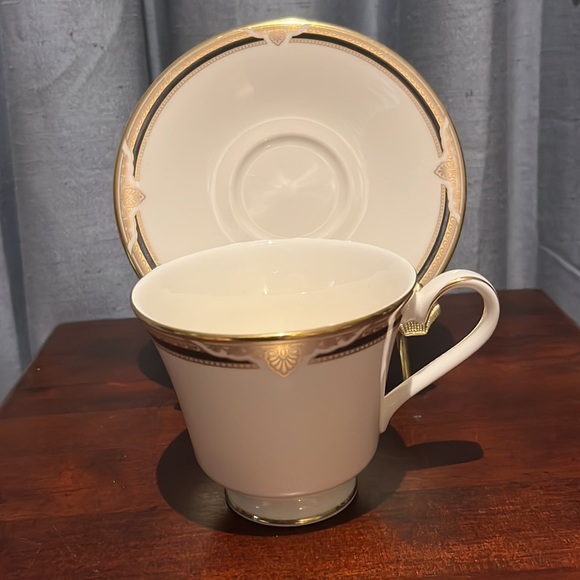 ROYAL DOULTON Andover Cup and Saucer Set,  Fine Bone China England - Picture 4 of 10